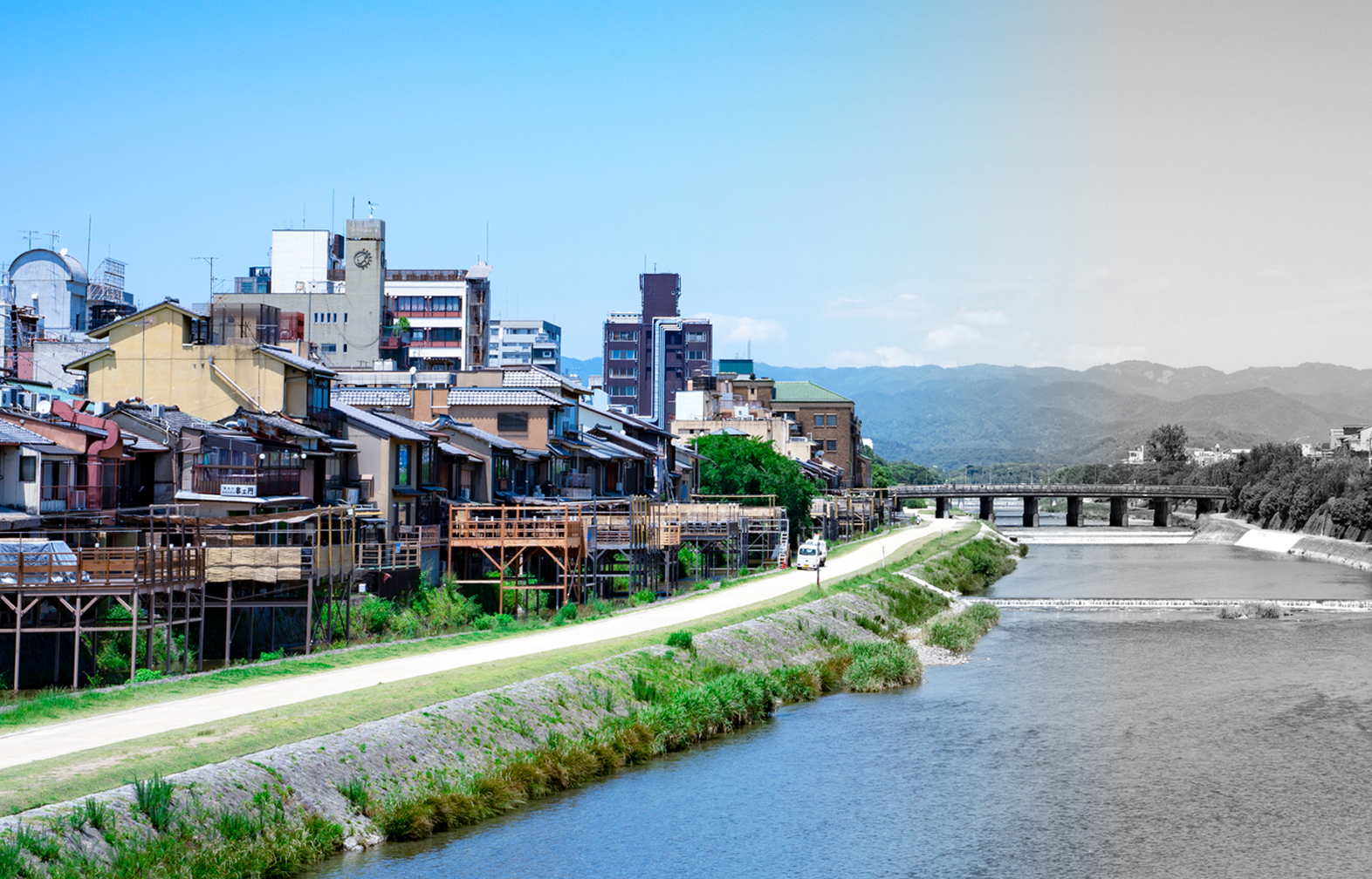 鴨川沿いの街並み